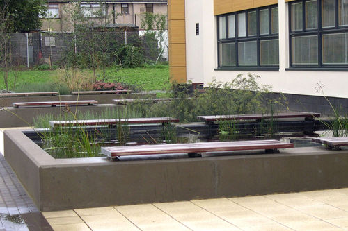 Современная общественная скамейка - STOCKLEY ACADEMY, LONDON - Factory Street Furniture - из дерева / из гальванизированной стали / настенная