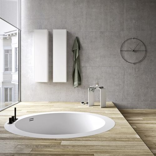 Круглая ванна - Rexa Design - для жилых зданий / из Corian® / современная