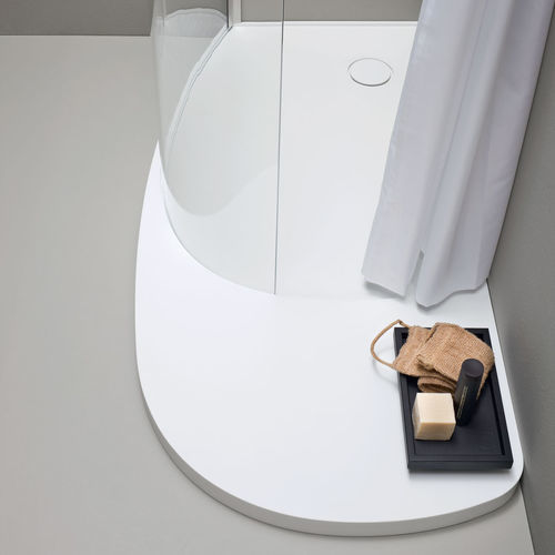 Напольный душевой поддон - Fonte - Rexa Design - из Corian® / с дренажным каналом / Monica Graffeo