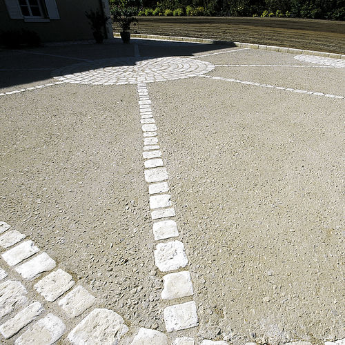 Напольное покрытие из бетона - ARTEVIA® SABLE - Lafarge concrete - для улицы / для террасы / для общественных мест
