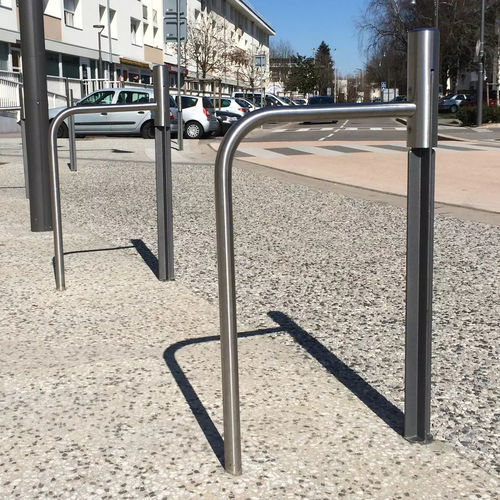 Напольная парковка для велосипедов - ÉVÉOLE - Concept Urbain - для общественных мест / для парковки / из чугуна