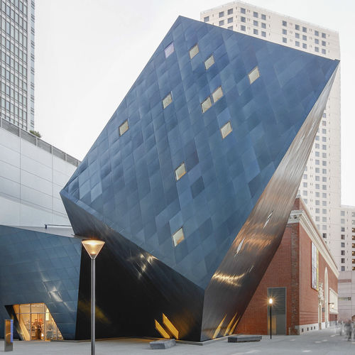 Панельная облицовка фасада - CONTEMPORARY JEWISH MUSEUM - A. Zahner - из нержавеющей стали / гладкая / отражающая