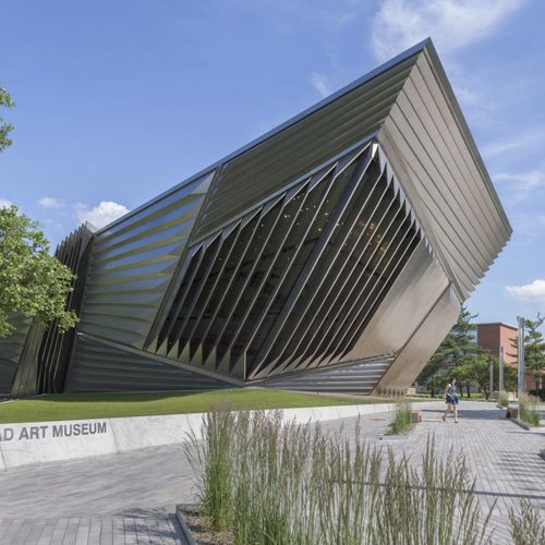 Листовая облицовка фасада - BROAD ART MUSEUM - A. Zahner - из нержавеющей стали / ребристая / имитация металла