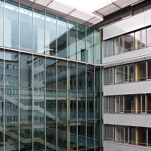 Тонкостенная перегородка самонесущий каркас - HEADQUARTERS WGV, STUTTGART - Schindler - из алюминия и стекла