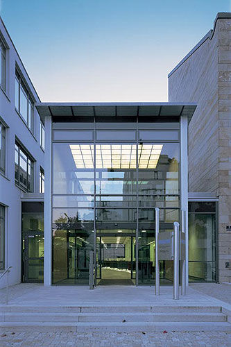 Тонкостенная перегородка самонесущий каркас - LIGA BANK HEAD OFFICE, REGENSBURG - Schindler - из алюминия и стекла