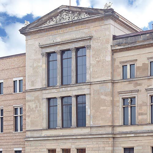 Окно из дерева -  NEUES MUSEUM, BERLIN - Schindler - распашное / для обеспечения безопасности