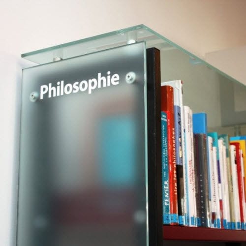 Современный книжный шкаф - ETCHED SERISTAL - Macocco - для профессионального использования / из матового стекла