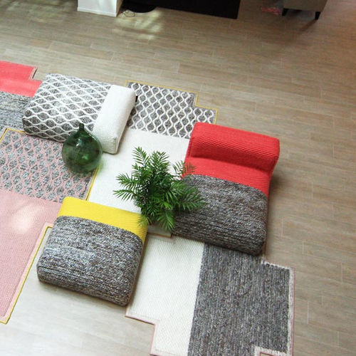 Современное низкое кресло - MANGAS SPACE  - GAN RUGS - из шерсти / ручной работы / многоцветное