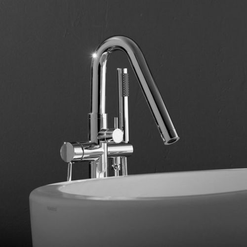 Однорычажный смеситель для ванны - COLONNA-135  - Aquatica Marmite SP. Z.o.o - напольный / из хромированного металла / для ванной комнаты