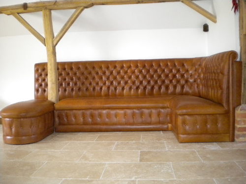 Банкетка честерфилд - Bespoke  - Kingsgate Furniture ltd - из кожи / из цельной древесины / контрактная