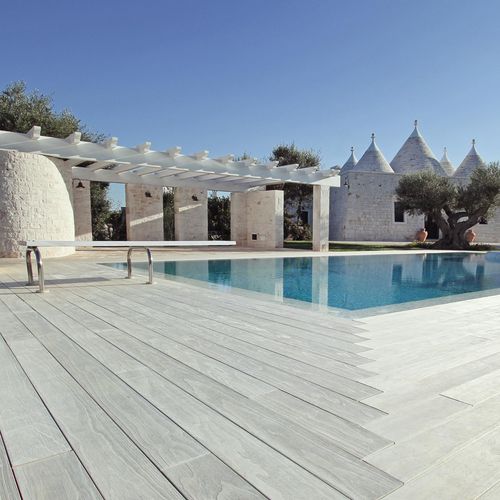 Террасная доска из дерева - PRIVATE RESIDENCE - Accsys Technologies - имитация дерева / для общественного бассейна / из долговечных материалов