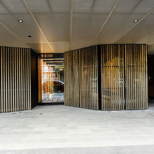 Неподвижная перегородка - BLACKWOOD STREET APARTMENTS IN MELBOURNE - Accsys Technologies - фиксированная / деревянная / для профессионального использования
