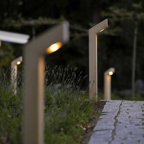 Садовый фонарный столб - PRIVATE RESIDENCE, NETHERLANDS - Accsys Technologies - современный / из дерева / LED