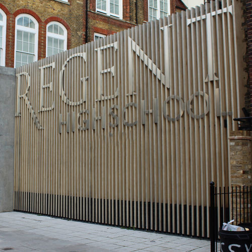 Солнцезащитное устройство из дерева - FENCING-REGENTS-SCHOOL  - Accsys Technologies - из стали / из листового металла / для фасада