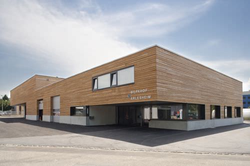 Панельная облицовка фасада - ARLESHEIM - Haring Engineering Ltd  - из дерева / пазованная