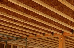 Балка из бруса из клееного шпона - I-BEAM & I-JOIST - Pasquill Roof Trusses Limited  - в форме I / для пола / с равными лопастями