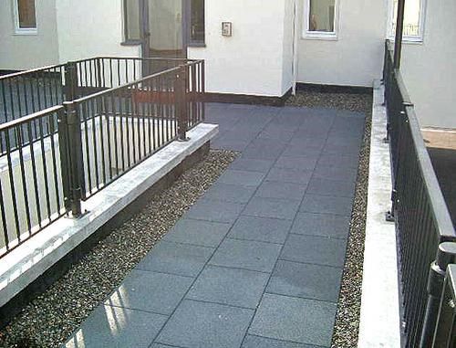 Гибкое напольное покрытие из переработанной резины - CARLISLE Construction Materials GmbH - для наружного применения / напольное
