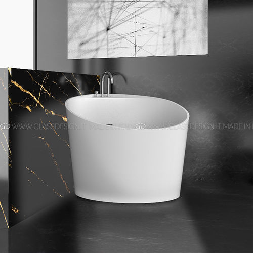 Угловая ванна - MINI STYLE - GLASS DESIGN Srl - отдельностоящая / для жилых зданий / из акрила