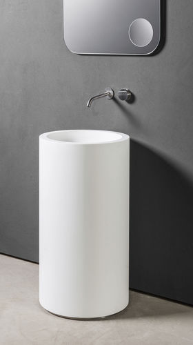 Раковина на ножке - TOWER: CUP - MAKRO - из Corian® / круглая / современная