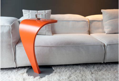 Современный вспомогательный столик - COBRA - Odesi. Dutch Design Online - из дерева / из металла / круглый