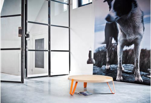 Современный журнальный столик - LEVEL - Odesi. Dutch Design Online - из дерева / круглый / для бытового использования