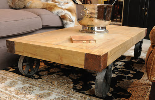 Современный журнальный столик - RAILWAY - HAZENKAMP FURNITURES BV - из дерева / квадратный / на колесиках