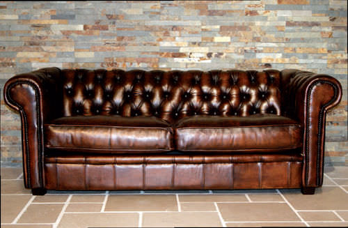 Диван честерфилд - DUNDEE - HAZENKAMP FURNITURES BV - из кожи / коричневый / 2 места