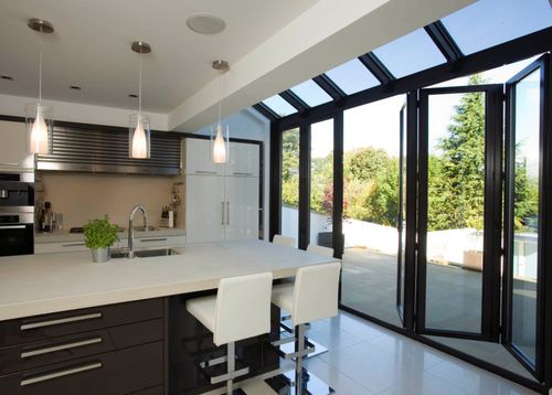 Раздвижное и и складываемое панорамное окно - KITCHEN EXTENSIONS - Apropos Tectonic Limited - из алюминия / с двойным остеклением
