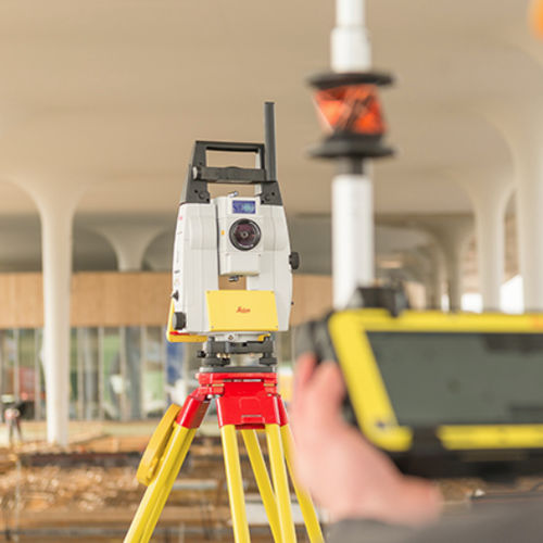 Тахеометр с призмой - ICON ICR80 - LEICA PRECISION TOOLS BY LEICA GEOSYSTEMS  - роботизированный / bluetooth / высокое качество