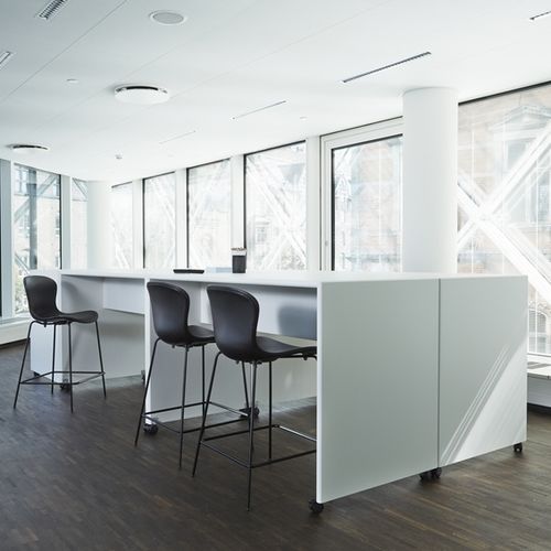 Современный высокий стол для еды стоя - X60140 - Montana Furniture - из лакированной МДФ / с основанием из лакированной МДФ / прямоугольный