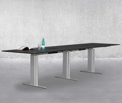 Современный стол для конференций - HILOW  - Montana Furniture - из ламината / из стали, покрытой порошком / с основанием из термолакированной стали