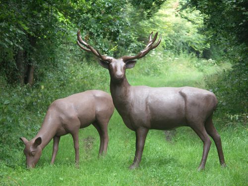 Скульптура из металла - LE CERF ET LA BICHE - binome - из полимера / для общественных мест