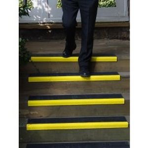 Покрытие ступени из стекловолокна - FRP - Watco Industrial Flooring