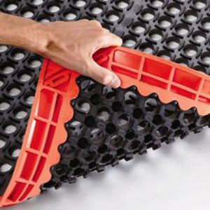 Напольное покрытие из каучука - WET AREA - Watco Industrial Flooring - для сектора услуг / из плит / текстурированное