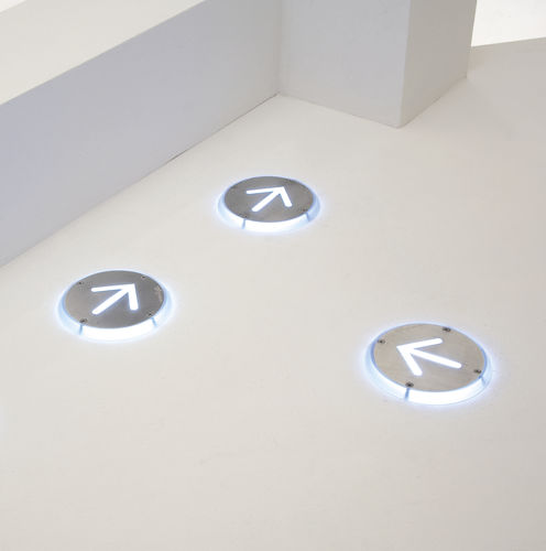 Светильник встраиваемый в пол - FOLLOW ME - Inverlight Srl - встраиваемый в стену / LED / круглый