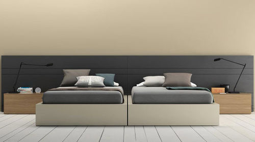 Двуспальная кровать - D8  - VIVE - MUEBLES VERGE S.L. - современная / с изголовьем / со встроенным прикроватным столиком