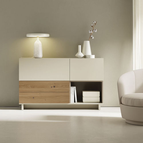 Современный буфет - ON APARADOR 7 - VIVE - MUEBLES VERGE S.L. - из матовой лакированной древесины / из натурального дуба / с полкой