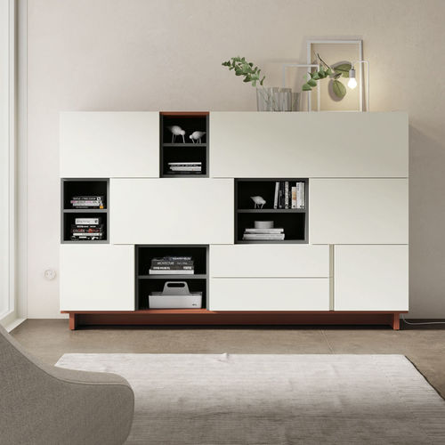 Современный буфет - ON APARADOR 15 - VIVE - MUEBLES VERGE S.L. - из матовой лакированной древесины / с полкой / на заказ