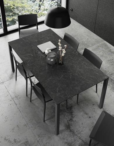 Современный обеденный стол - TOP 009 - VIVE - MUEBLES VERGE S.L. - из лакированной МДФ / из керамики / с основанием из лакированного металла