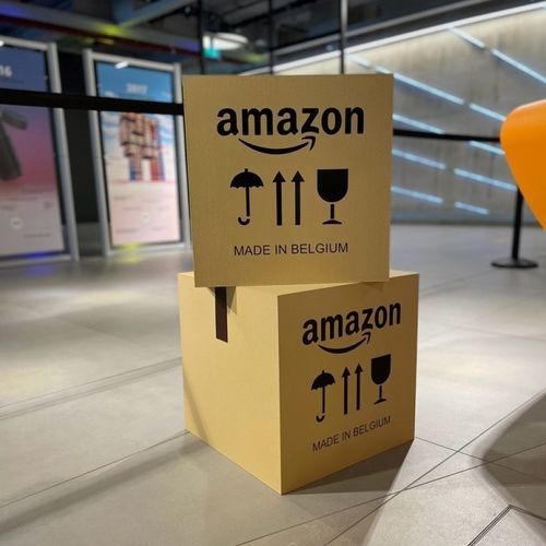 Современный пуф - THE BOX - SIXINCH Furniture - Design - Foamcoating - из полорона высокой плотности / квадратный / персонализированный
