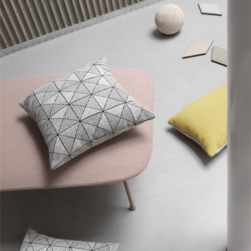 Подушка для дивана - TILE - Muuto - квадратная / с рисунком / для бытового использования