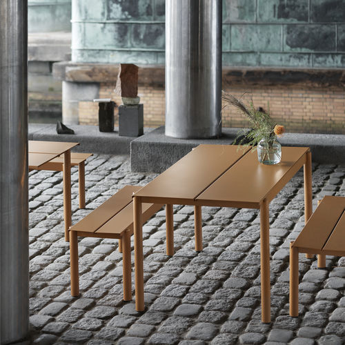 Классический комплект стол-лавки - LINEAR - Muuto - из стали / из стали, покрытой порошком / садовый
