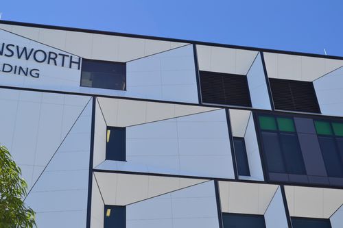 Панельная облицовка фасада - AINSWORTH BUILDING - Vitragroup - из волокнистого цемента / глянцевая