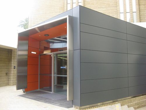 Панельная облицовка фасада - CENTRAL TAFE PERTH INTERNAL - Vitragroup - из волокнистого цемента / глянцевая