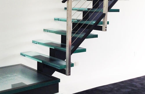 Ступень из стекла - STUDIO GLASS STAIRS AND LED - ThinkGlass - со встроенным светодиодным светильником