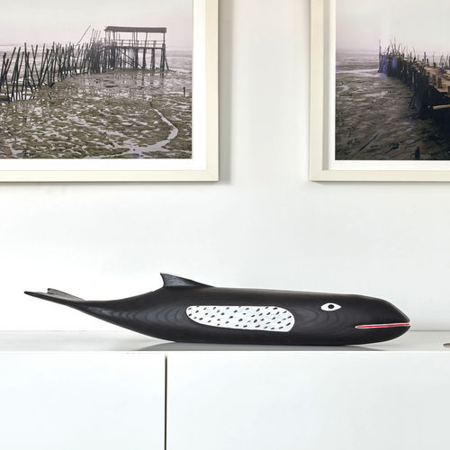 Скульптура из ясеня - HOUSE WHALE - vitra - черная / анималистическая / современная