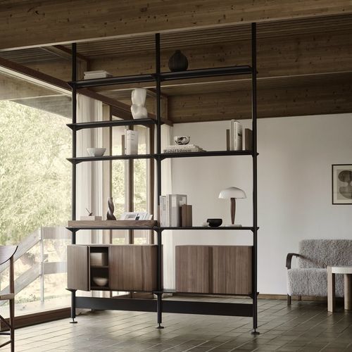 Настенный стеллаж - PIRA G2 - STRING FURNITURE - от пола до потолка / современный / из орехового дерева