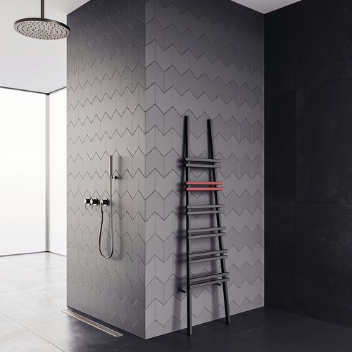 Электрический полотенцесушитель - CARISA JACOBS F - Carisa Designer Radiators - на горячей воде / 501 w...750 w / современный