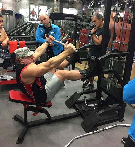 Тренажер тяга верхнего блока - FLY-216 - Foreman Fitness Europe GmbH - для интерьера