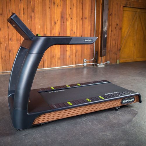 Программируемая беговая дорожка - T676-19″ - SportsArt Fitness
